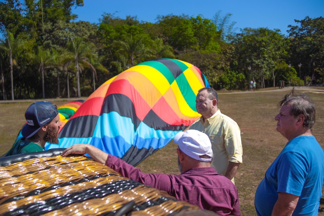 Governador estuda implantar passeios turísticos em balão de ar quente no Maranhão